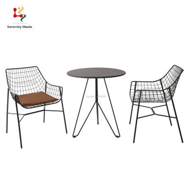 China Super Comfortable Simple Black Color Metal Wire Furniture Set Outdoor Patio Cafe Shop Table And Chairs for sale