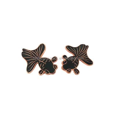 China Black USA Goldfish Badge Lapel Pin for sale