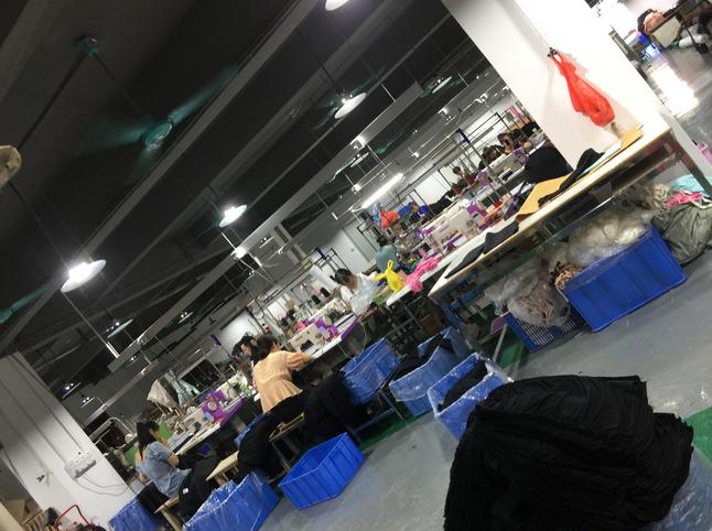 Verified China supplier - Guangzhou Fenghong Clothing Trading Co.,ltd.