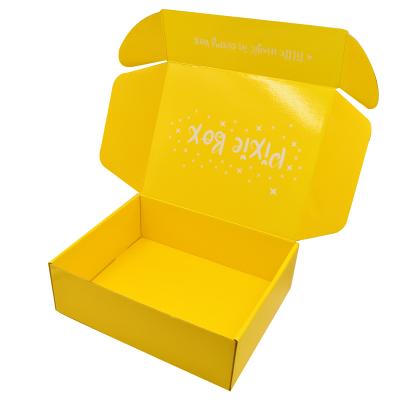 China Eco-Friendly Handmade Custom Corrugated Cardboard Board Paper Square Mini Clothes Yellow T-shirt Colored Mailing Box Wholesale for sale