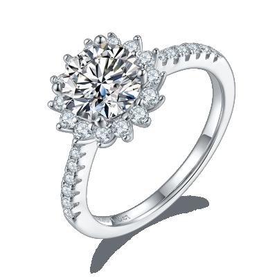 China CLASSIC Queen Silver Rings Jewelry Main Stone 1.5 Carat VVS1 Moissanite and Diamond Ring Fine Jewelery for sale