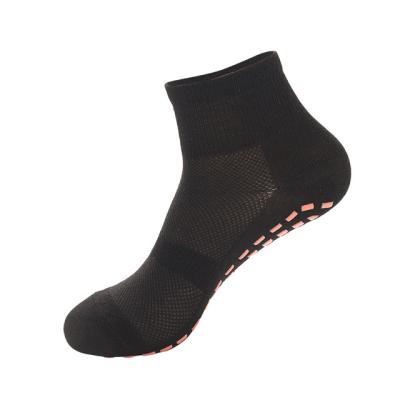 China Custom Wholesale Sports Trampoline Socks Kids Breathable Non Slip Trampoline Jump Grip Socks With Logo for sale