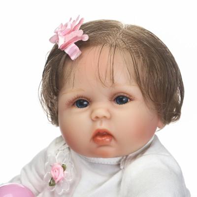 China Soft Toy Alive Simulation Toddler Baby Silicone Baby Dolls Educational Realistic Reborn Dolls Girl Gifts 40cm Soft Doll for sale