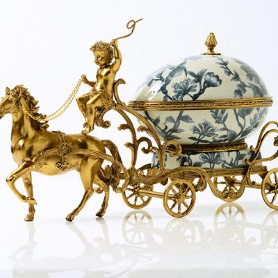 China 2021 Popular Art Decor Fashion Antique Designs Horsedrawn Bowl Accessories Candy Cart Hotel Office Home Decor for sale