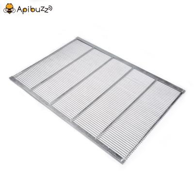 China Tied Metal Limit Queen Excluder Galvanized Iron Stainless Steel Beekeeping Tools Ensures Bee Keeping Equipment Beekeeping for sale