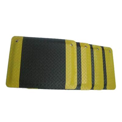 China 15mm 17mm PVC Anti-fatigue Floor Mat With Epdm Foamed Cleanroom Esd Antistatic Mat for sale