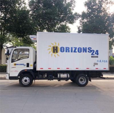 China High quality SINOTRUK HOWO refrigeration refrigerated transport freezer food truck 5 tons frozen food transport truck for sale