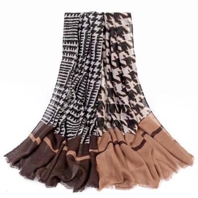 China Color Matching 100% Polyester Fashion Houndstooth Pattern Polyester Women Scarves Shawls Muffler for sale