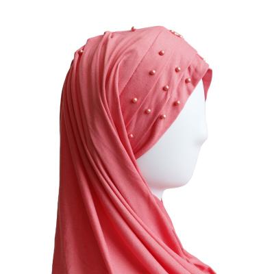 China Polyester Muslim Hijabs Pearl Decorated 100% Polyester Women Head Cover Scarf Shawls for sale