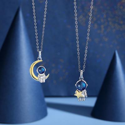 China 2022 New Hiphop Astronaut Couple Necklace Central Institute of Statistics Collarbone Chain One Piece Delivery for sale