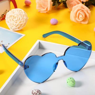 China 2022 PC Sunglasses Custom Made Fashion Newest Logo Injection Vintage Heart Sunglasses 2021 for sale