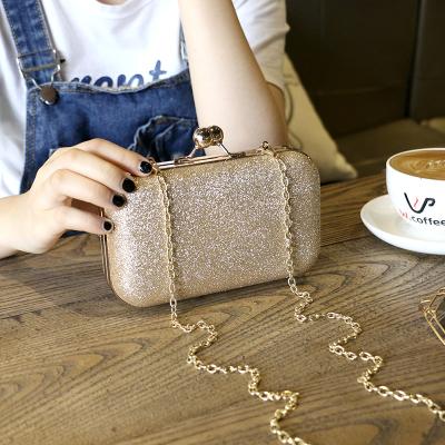 China Hand Hold 2021 New Style European and American Banquet Chain Sequin Bag Small Shoulder Clip Banquet Female Clutch Bag for sale