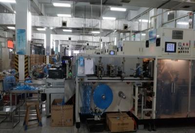 China Gachn Frofessional Wet Tissue Packing Machine Rolling Film Tapes Method for sale