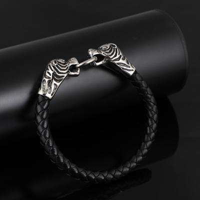 China 2020 CLASSIC Trade Assurance Vintage Viking Thor's Hammer Stainless Steel Norse Wolf Head Religious Men's Pending Accessories for sale