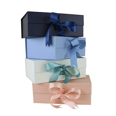 China Recycled Materials Products Size Custom Design Lid Foldable Hot Tending Colorful Magnetic Gift Boxes Set With Ribbon for sale