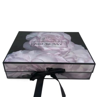 China Recycled Materials Wholesale Eco Friendly Flower Folding Custom Size Magnetic Gift Box With Ribbon for sale