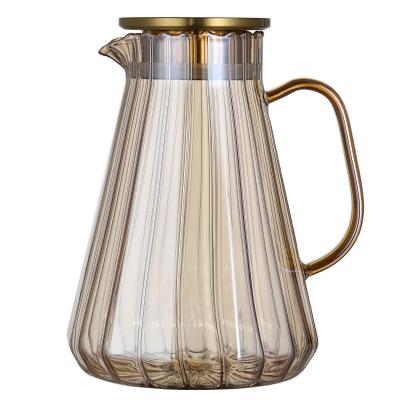 China Viable Glass Jug With Lid Heat Resistant Glass Water Pitcher Glass Carafe Water Kettle With Lid for sale