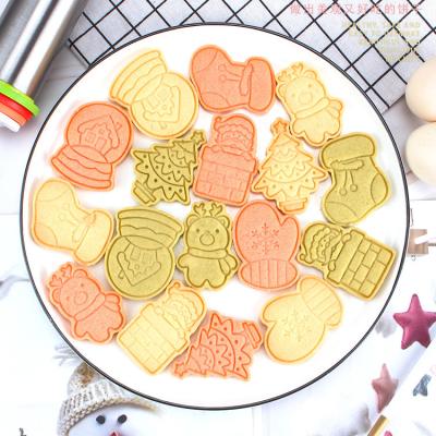 China Sustainable Household Plastic Push Type Set Fondant Cookie Mold 3D Cookie Christmas Baking Mold For Baking for sale