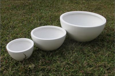 China Waterproof And Fireproof White Fiberclay Planter Perfect For Outdoor Sanctuary for sale