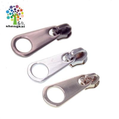 China Sheng Kai Wholesales Zipper Puller Sliders Bag Accessories Double Puller Zipper Sliders Zinc Zipper Sliders for Bag Accessories for sale