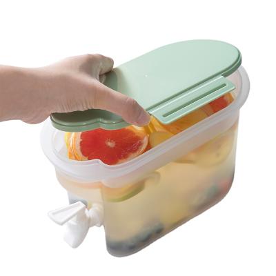 China WITH LID RTS household cold water bucket large capacity portable refrigerator cold water bottle/drink jug with tap fruit/tap lemon for sale