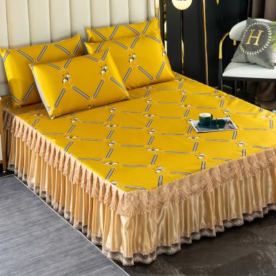 China Nondisposable Luxury Ice Satin Bedding Set Pillow Case Sheet Silk Wholesale Sheets for sale