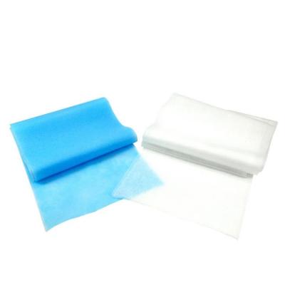 China Blue&White 100% PP Spunbond Raw Material Waterproof Nonwoven Roll for sale