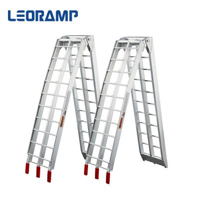 China Portable Aluminum Folding ATV Loading Ramps Max Load Bearing 680KG Capacity 226CM*30CM for sale