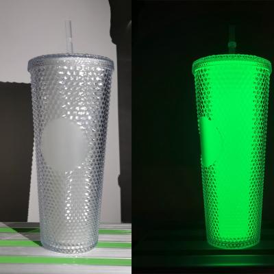 China Viable New Arrival Luminous Studded Plastic Tumbler Cups Double Wall Grid Glow In The Dark Studded Tumblers Coffee Mug for sale