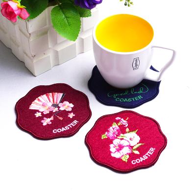 China Cheap Wholesale Promotional Factory Cheap Embroidery Fabric Round Coasters for sale