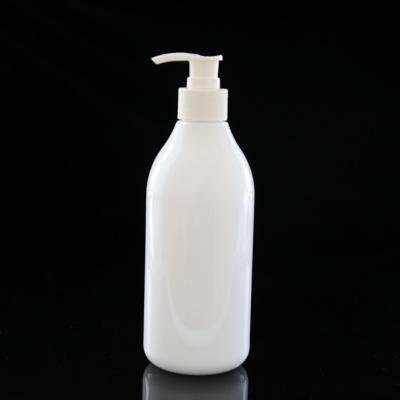 China PET Milky White Plastic Lotion Pump Bottle 500ml Empty Body Lotion Bottle Hot Sale Household Products for sale