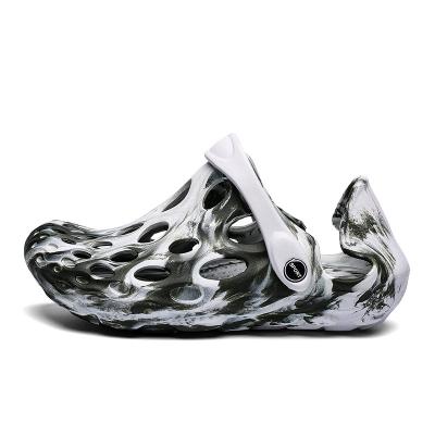 China New Fashion Trend Two-Wear Camouflage Hole High Quality Non-Slip Wear-Resistant Soft-soled Shoes for sale