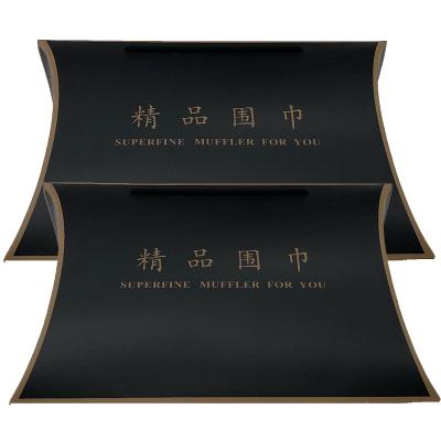 China Recycled Materials Free Shipping Custom Eco - Friendly Paper Pillow Box With Handle Packaging for sale