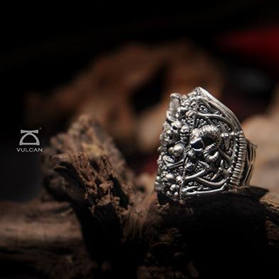 China Exquisite Appearance Vulcan Ready To Ship Customized 925 Sterling Silver Indian Style Men's Ring for sale