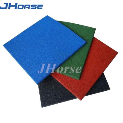 China Recycled Rubber Flooring Tile Paver Horse Stable Rubber Mat in Customized Black Color for sale