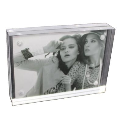 China Acrylic Clear Acrylic Picture Holder For Hanging Display for sale