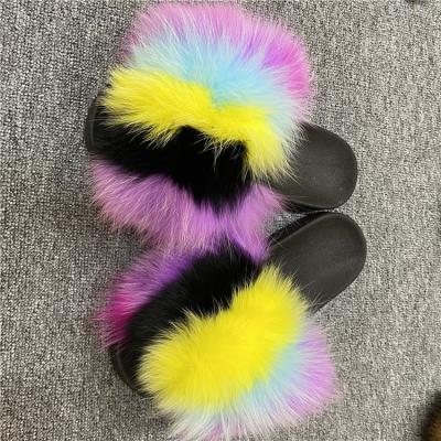 China Fashion trend hot sale colorful fox fur slippers lovely real 2021 bulk fur slides rainbow fur slides for sale