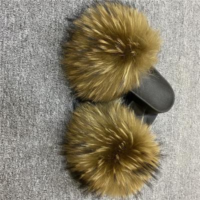 China Fashion Trend Factory Direct Wholesale Colors Real Big Raccoon Fur Sandals Fox Fur Slippers Fluffy Fur Slides for sale