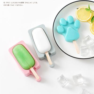 China New Viable Home Cute Multifunctional Ice Cream Stick Silicone Trays Food Grade Ice Cream Mold Popsicle Molds for sale