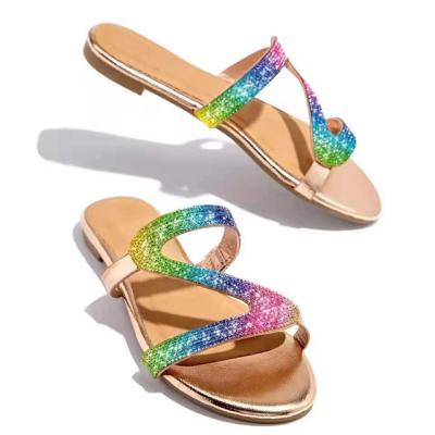 China Fashion Trend 2021 Summer 2021 Plastic Link Up Ladies Loose Heel Rhinestone Gold Flat Sandals Women's Luxury Sandals for sale