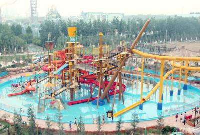 China La casa interactiva grande del juego del agua de la fibra de vidrio con el tobogán acuático/la aguamarina parquea el equipo en venta