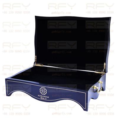 China Recyclable Luxury Design Lacquered Arabic Perfume Customized Wooden Gift Box for sale