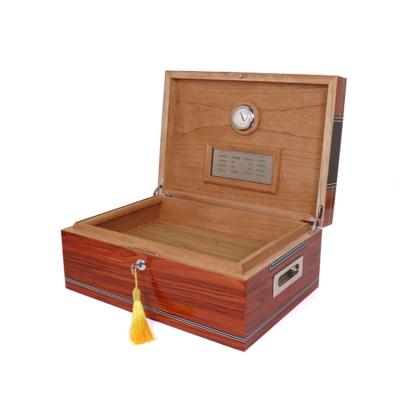 China Manufacturer Handmade Luxury Red Glossing Empty Humidor Packaging Wooden Cigar Box for sale