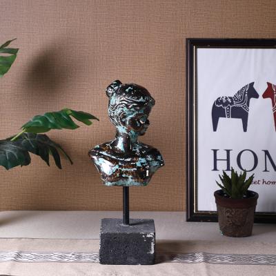 China Wholesale Home Decoration China Household Goods Art Figure Statue Outdoor Retro Women Garden Sculptures for sale