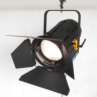 Cina Il film della sostituzione LED di HMI Fresnel accende la luce TLCI>97 di 450W il LED Fresnel per illuminazione dello studio in vendita