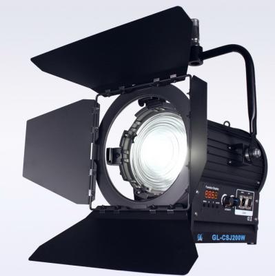 China CRI 92 Filmleuchten 200W LED Fresnel Light Bi Farbe KEIN Ventilator für professionelle Studiobeleuchtung ((Pole-Operated Yoke) zu verkaufen