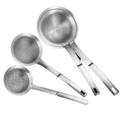 China Hot Selling Viable Noodle Strainer Mesh Stainless Steel Wire Mesh Skimmer Fine Kitchen Strainer for sale