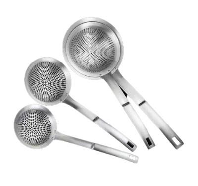 China High Quality Sustainable 304 Stainless Steel Kitchen Thickened Hot Pot Spoon Filter Mesh Strainer Spoon for sale