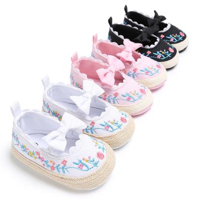 China Designer 1year Baby Toddlers Girls Breathable Promotional Polka Dot Shoes For Casual Wear for sale