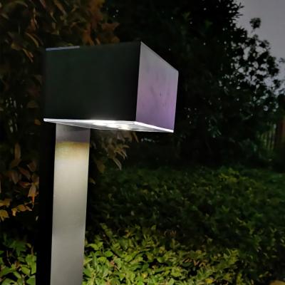 China Waterproof Solar Panel Garden Lights 60LM 3.7V 2000mAh Landscape Lamp Post for sale